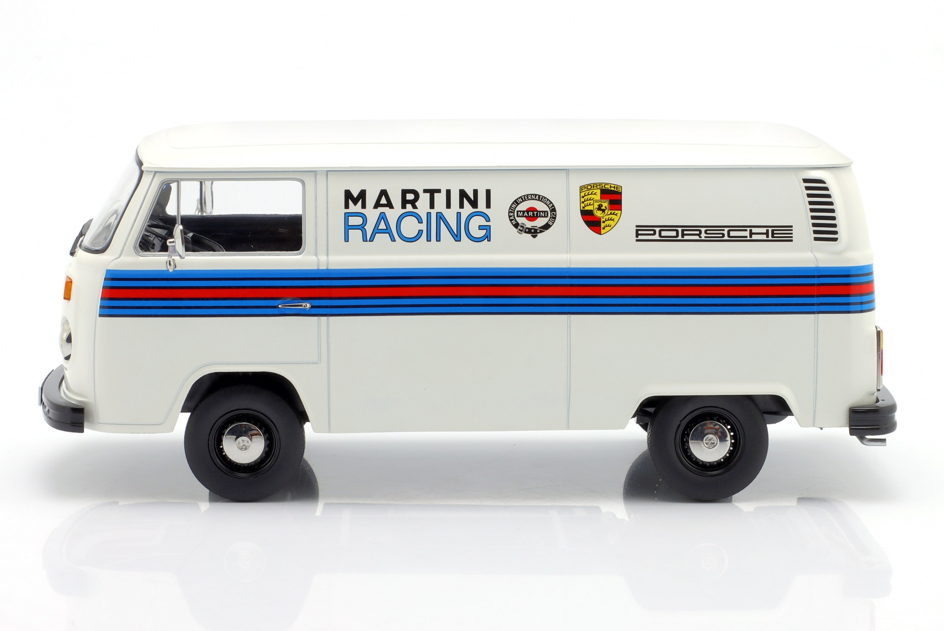 Volkswagen VW T2b Bus Porsche Martini Racing Baujahr 1972 wei&szlig;  
