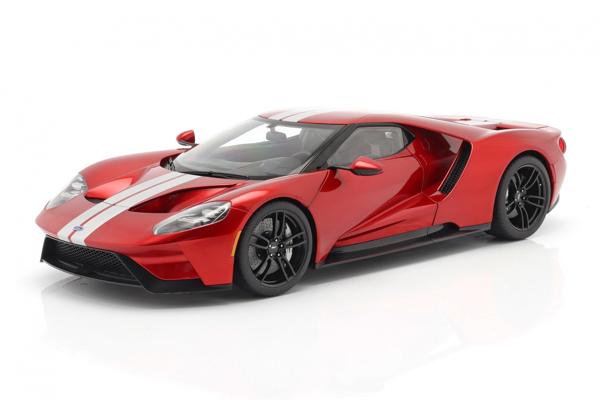 Ford GT Baujahr 2017 rot / silber  
