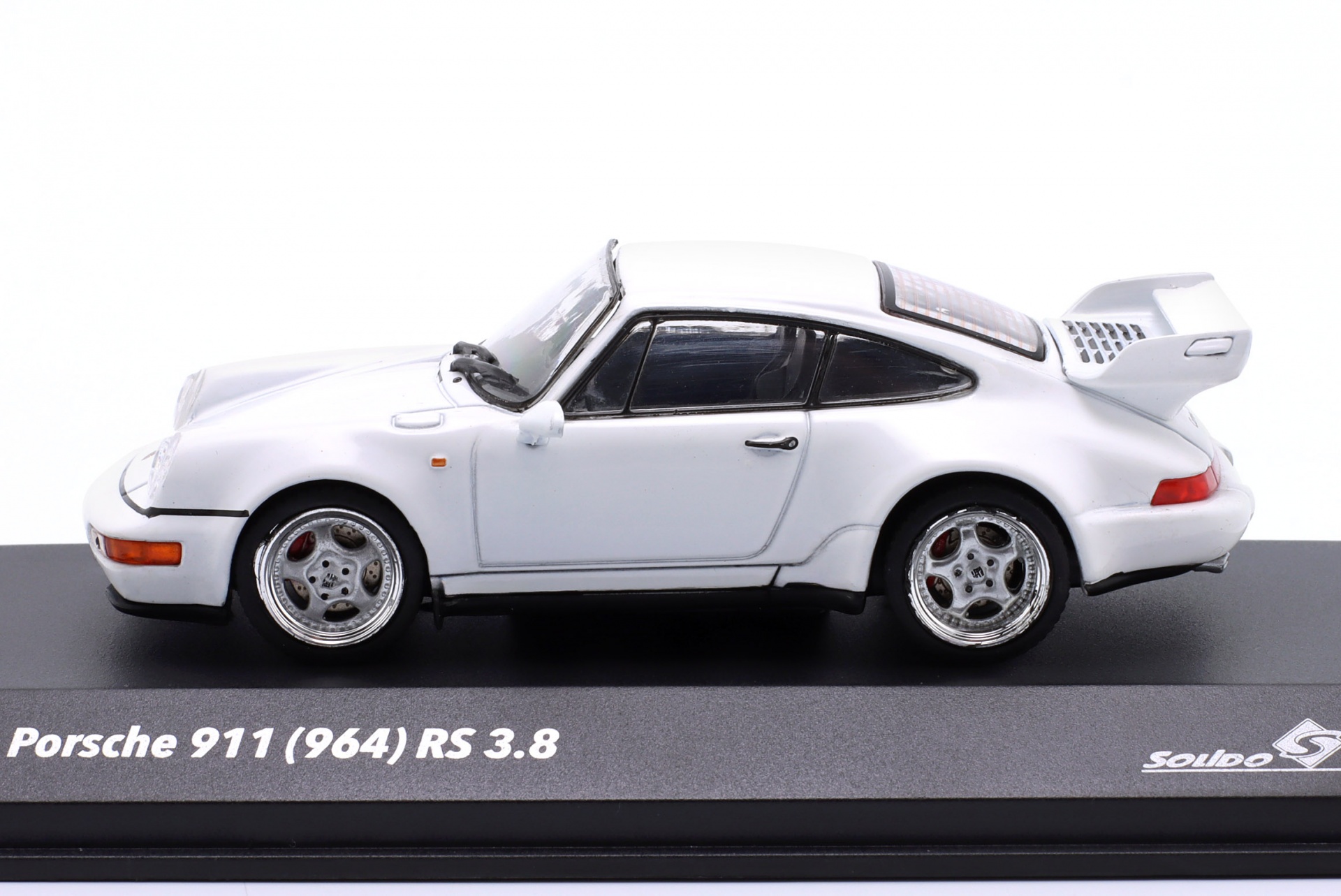 Porsche 911 (964) RS 3.8 Baujahr 1994 Grand Prix wei&szlig;  