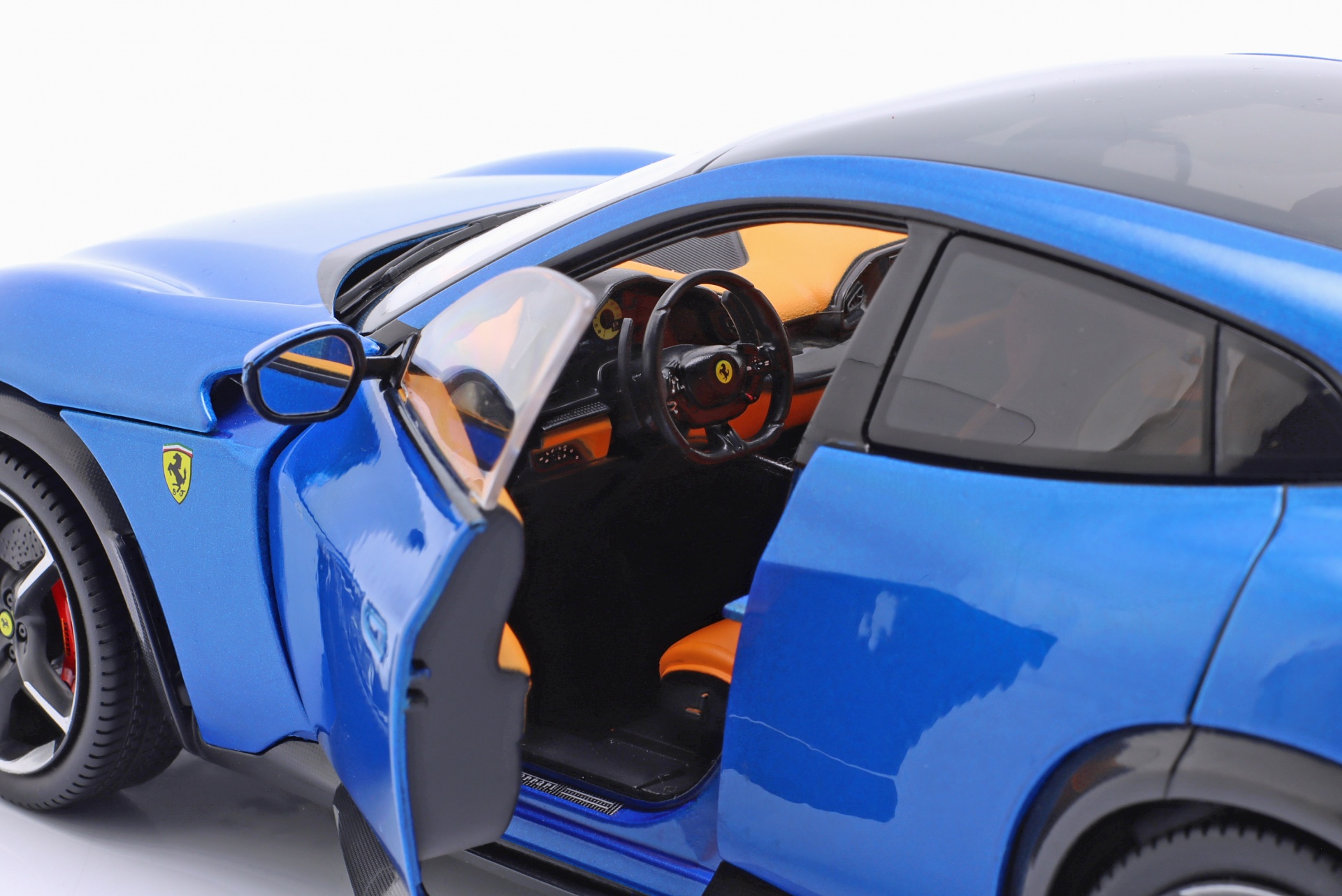Ferrari Purosangue Baujahr 2022 corsa blau  