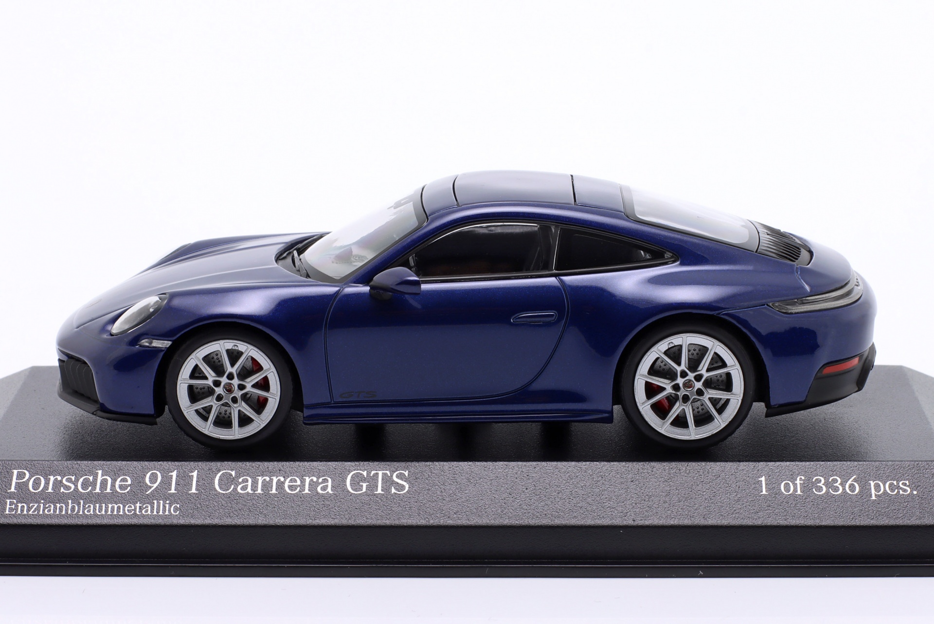 Porsche 911 (992.2) Carrera GTS Baujahr 2024 enzianblau metallic  
