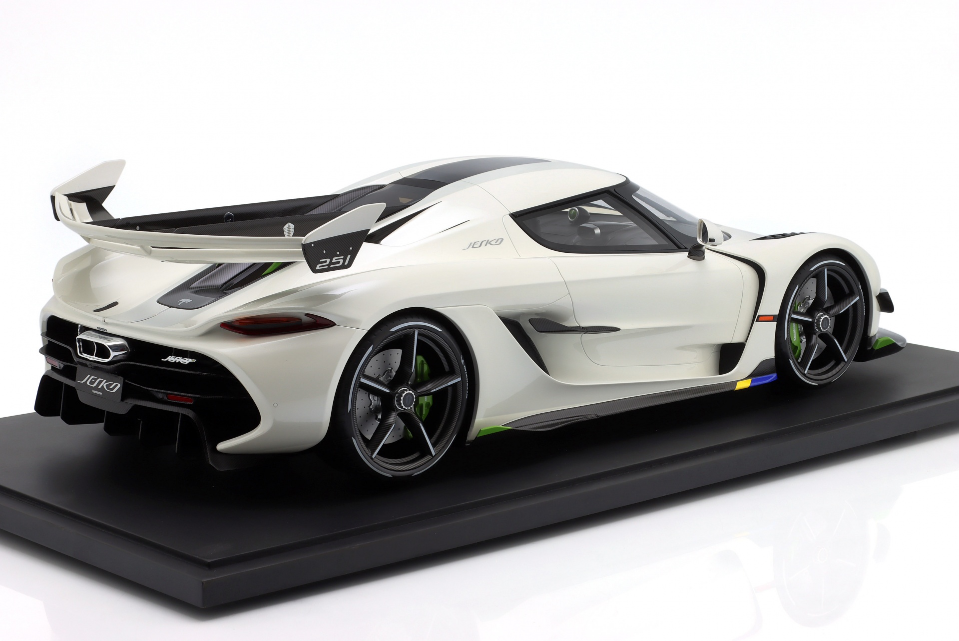 Koenigsegg Jesko Baujahr 2019 perlwei&szlig;  GT-Spirit