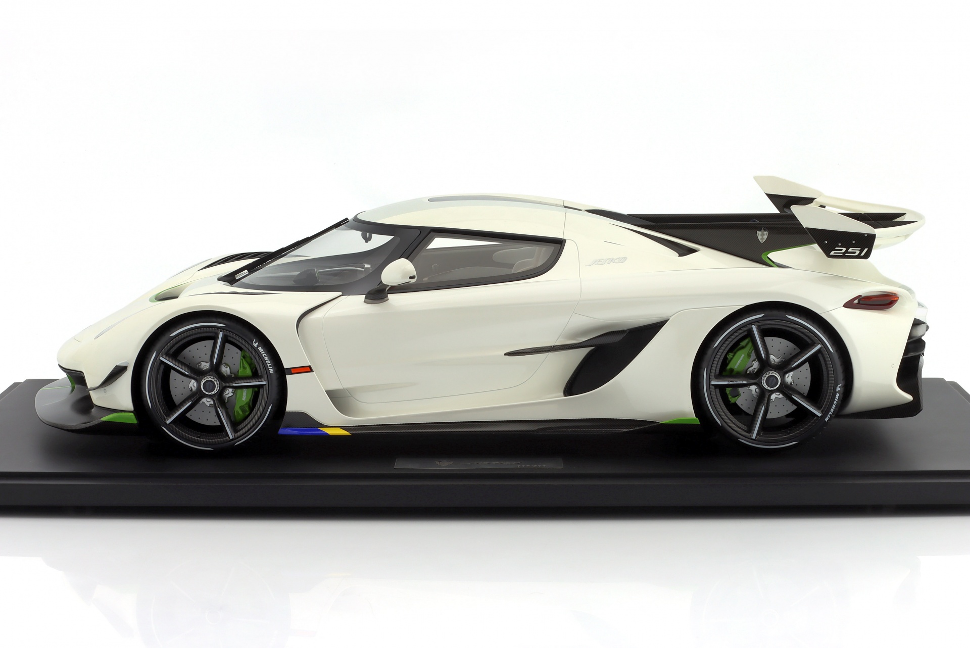 Koenigsegg Jesko Baujahr 2019 perlwei&szlig;  GT-Spirit