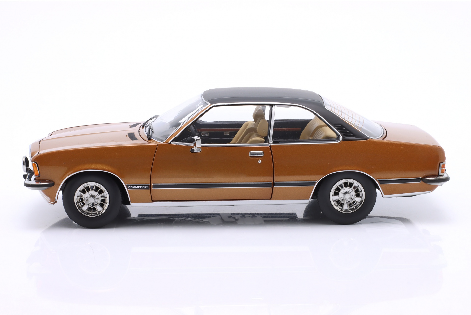 Opel Commodore B GS/E Coup&eacute; Baujahr 1975 goldbraun metallic  