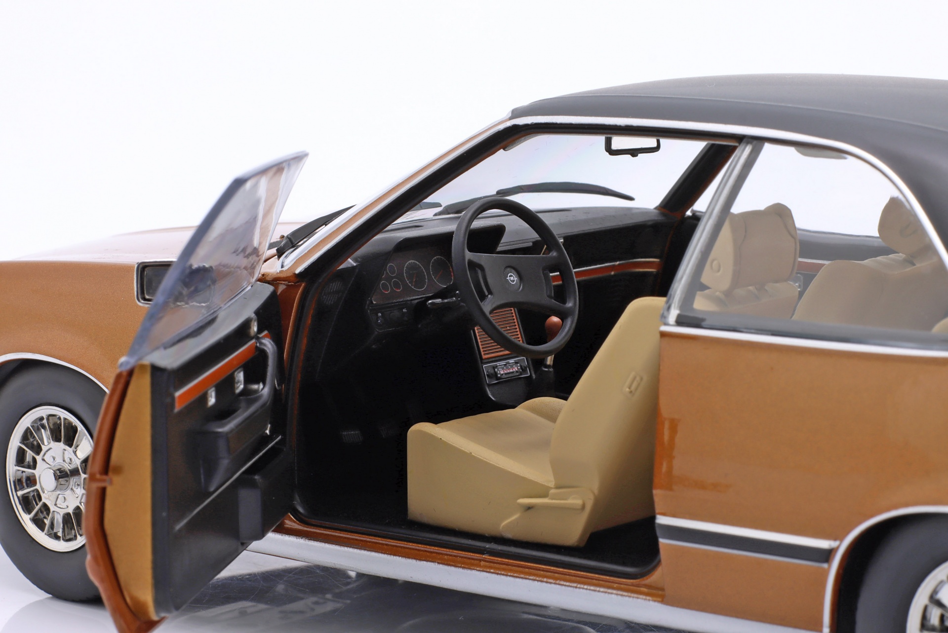 Opel Commodore B GS/E Coup&eacute; Baujahr 1975 goldbraun metallic  