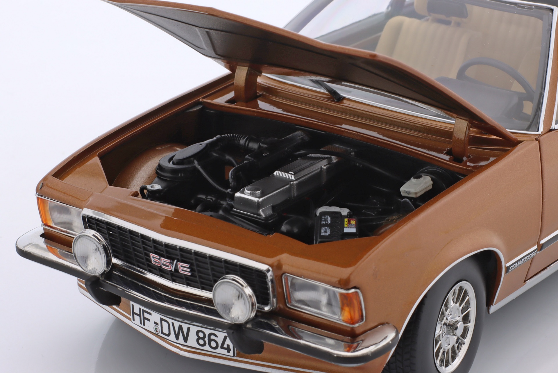 Opel Commodore B GS/E Coup&eacute; Baujahr 1975 goldbraun metallic  