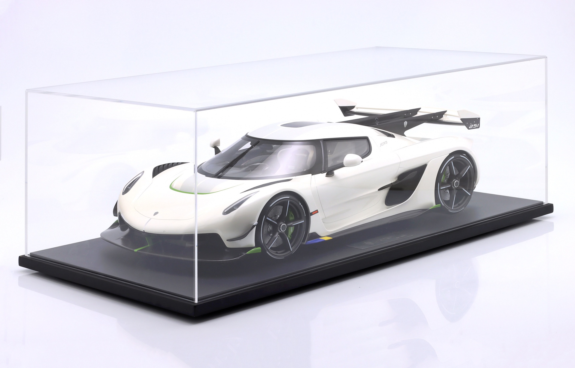 Koenigsegg Jesko Baujahr 2019 perlwei&szlig;  GT-Spirit