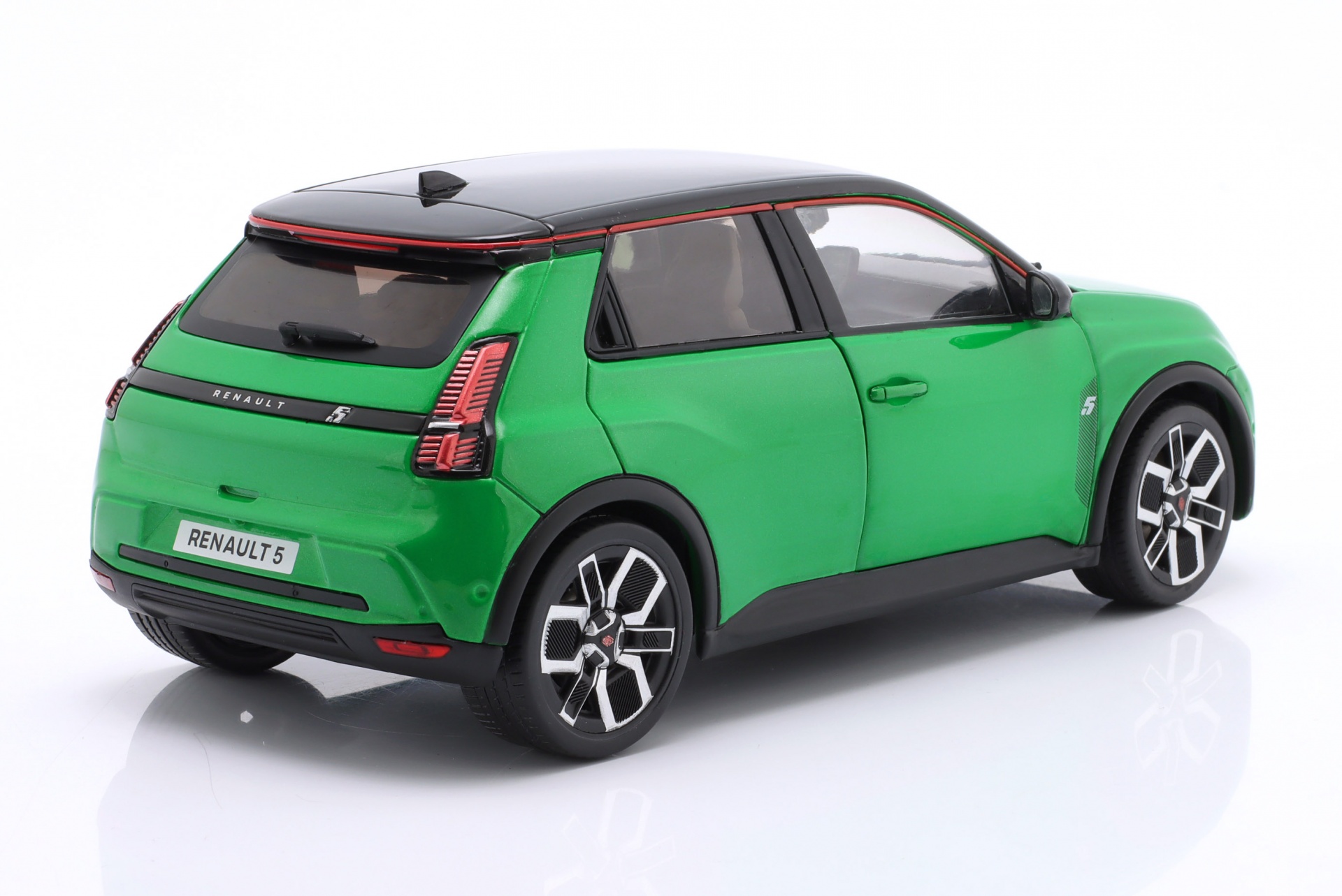 Renault 5 E-Tech Baujahr 2024 popgr&uuml;n  