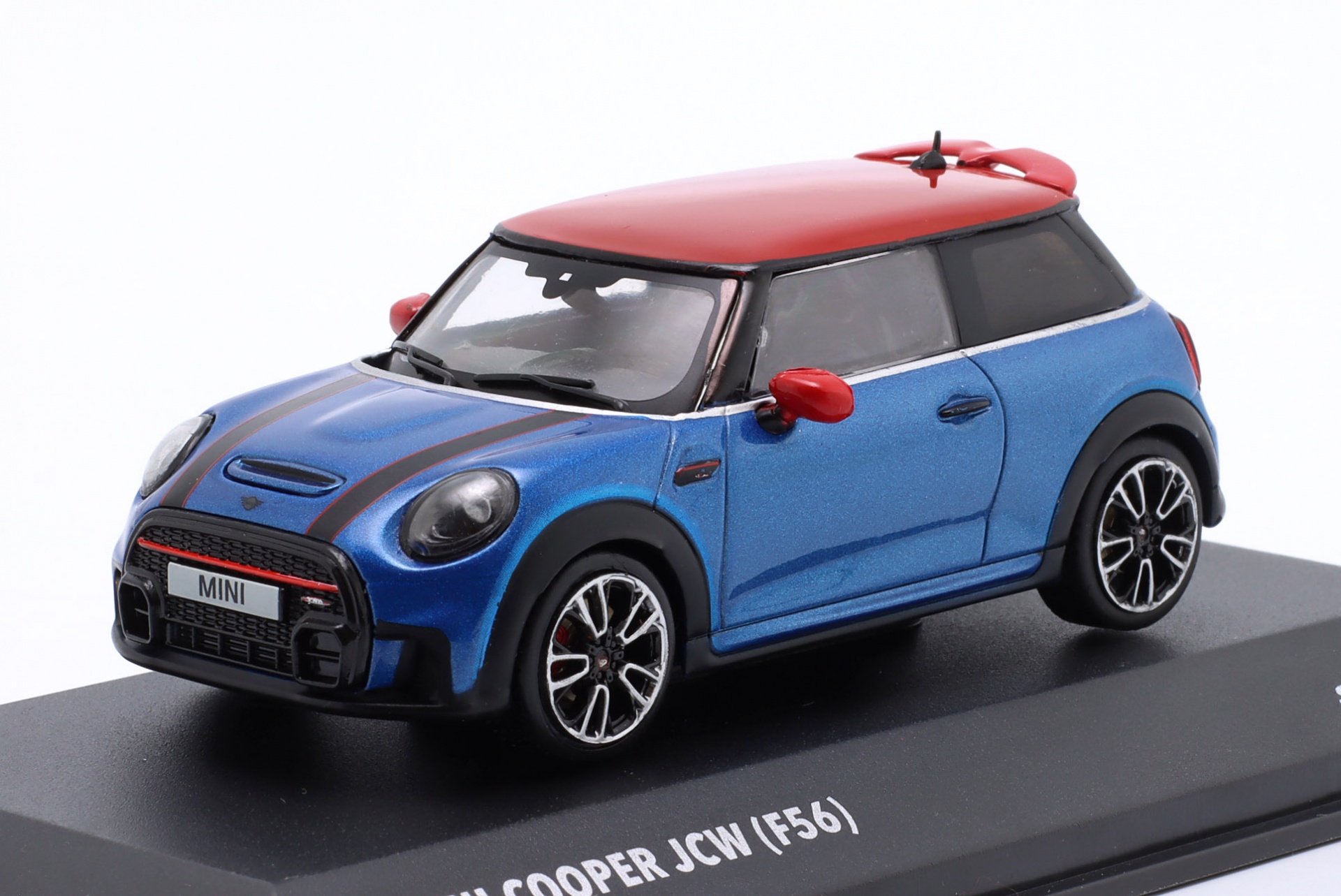 Mini Cooper JCW (F56) Baujahr 2023 Island blau metallic / rot  
