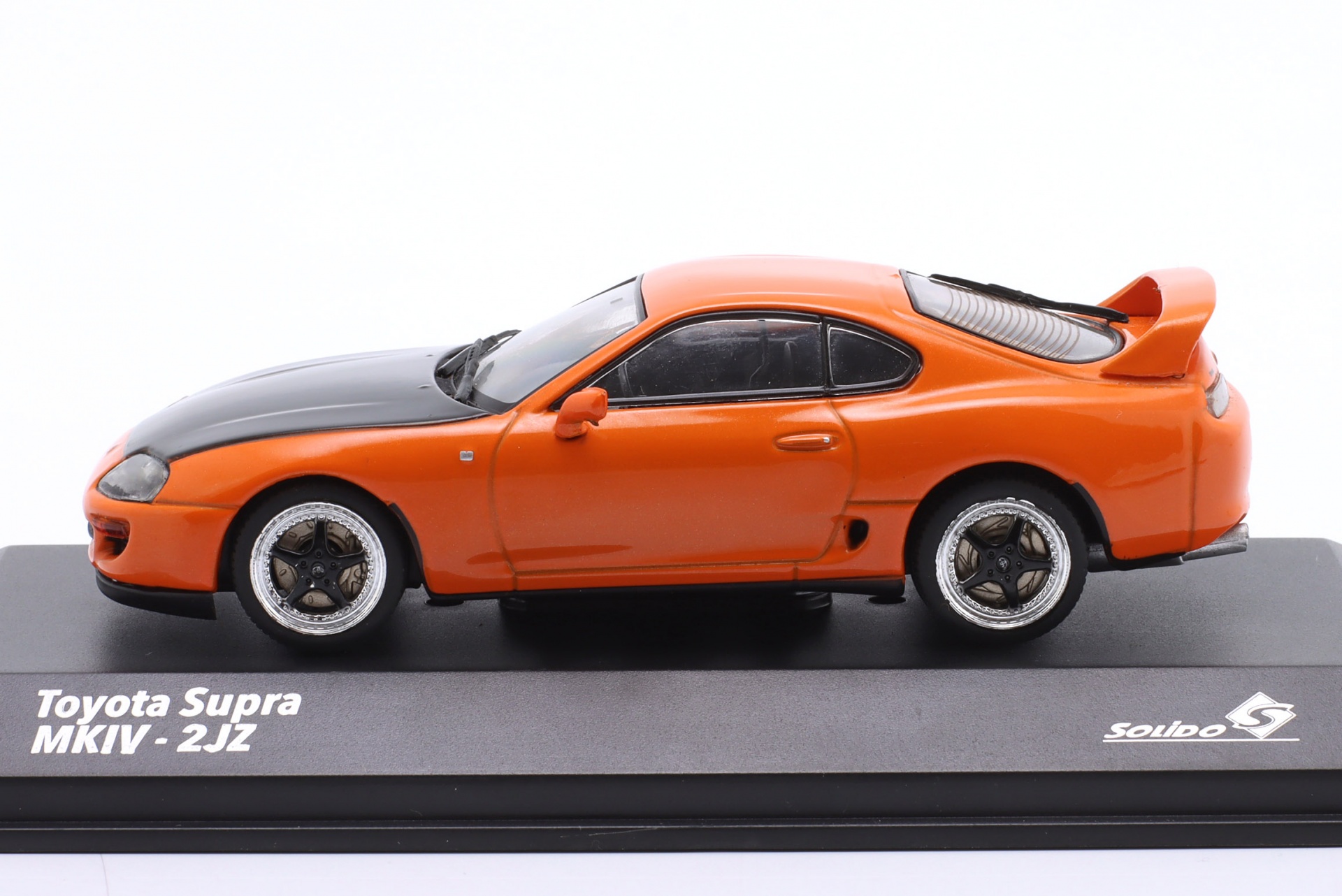 Toyota Supra Mk IV Baujahr 2001 orange custom  