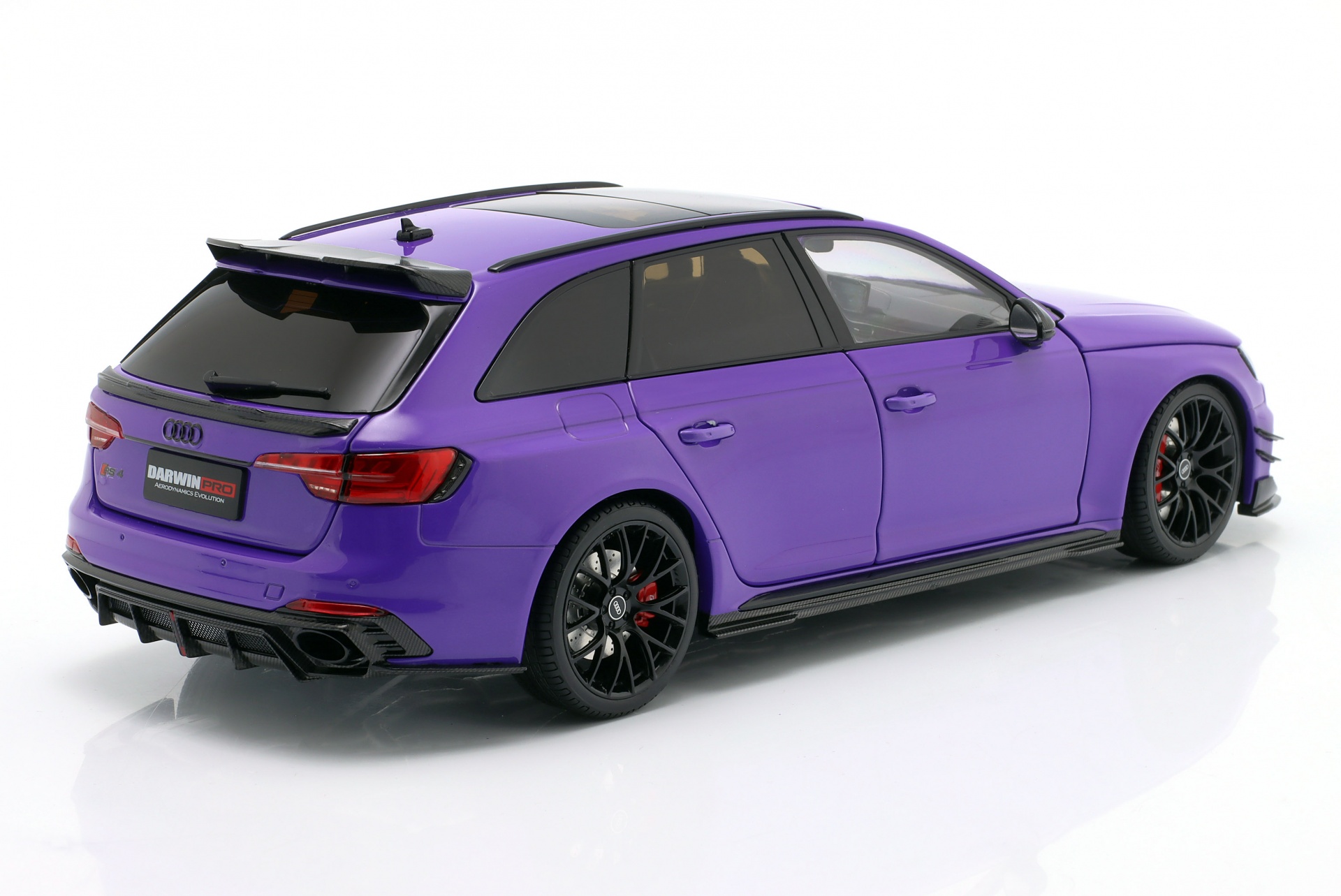 Audi A4 RS4 (B9) Darwin Baujahr 2020 viola metallic   / KiloWorks