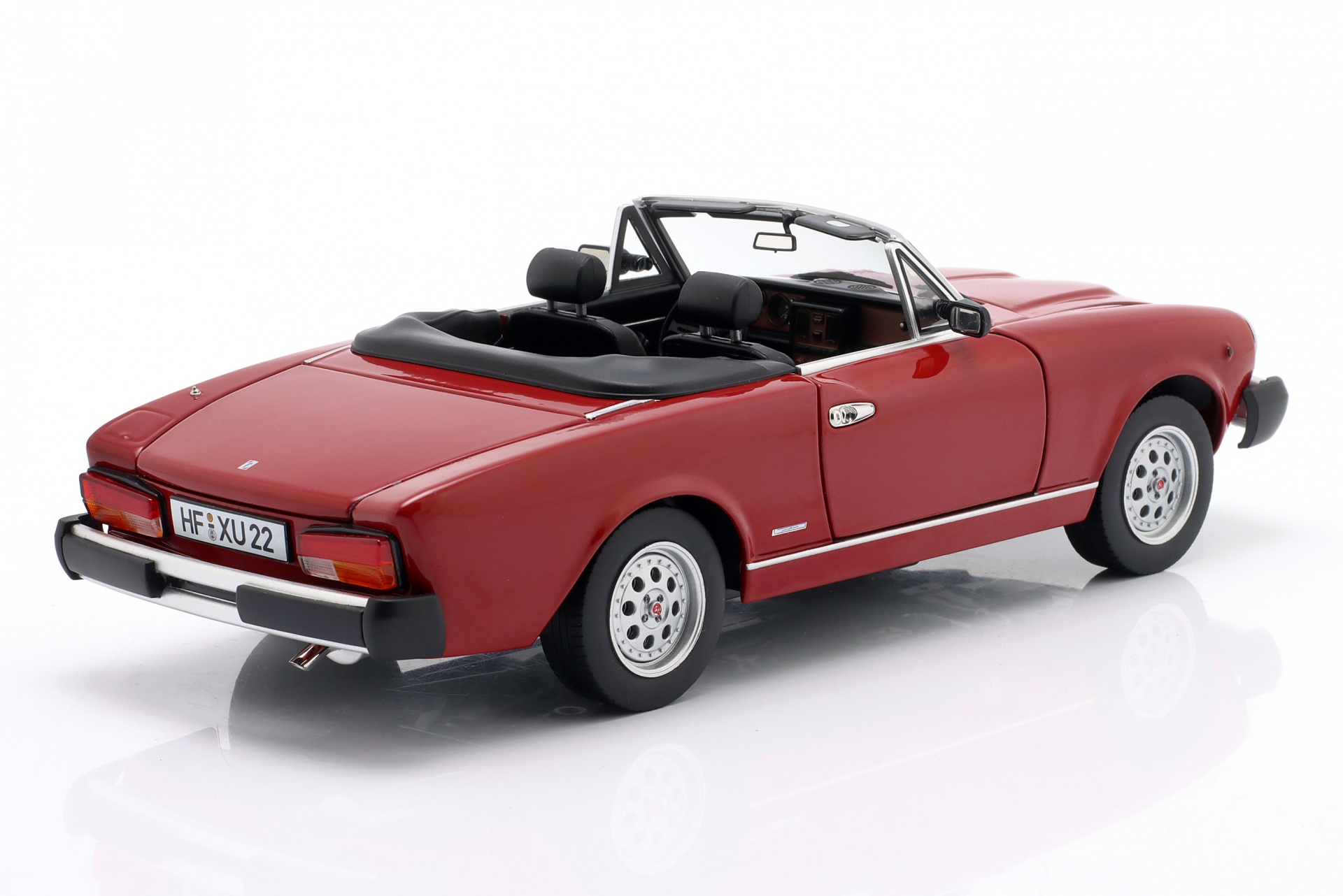 Pininfarina Spidereuropa Baujahr 1982 rot  