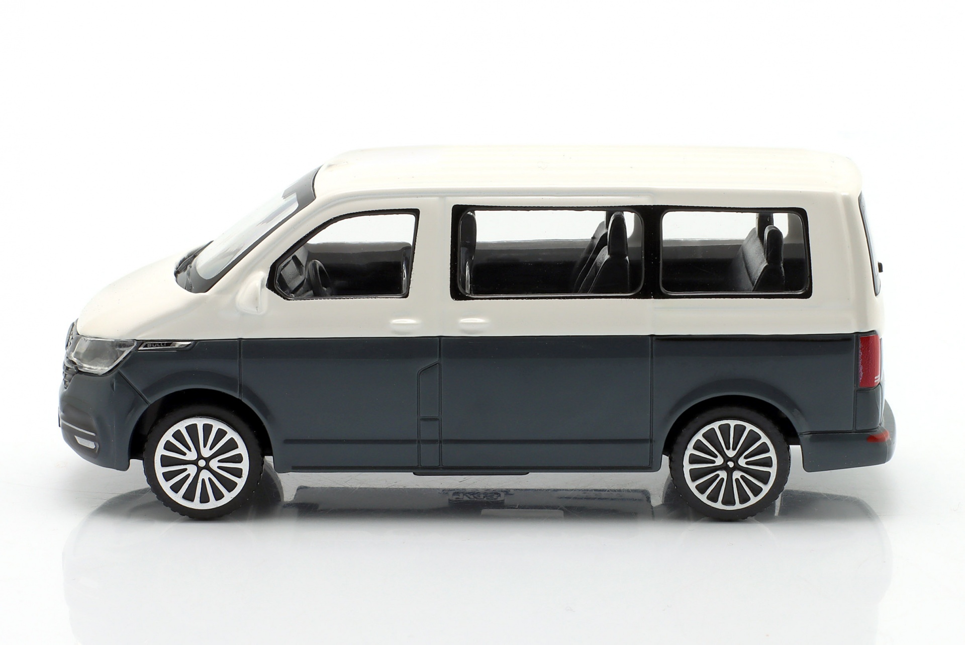 Volkswagen VW T6 Multivan Baujahr 2020 blaugrau / wei&szlig;  