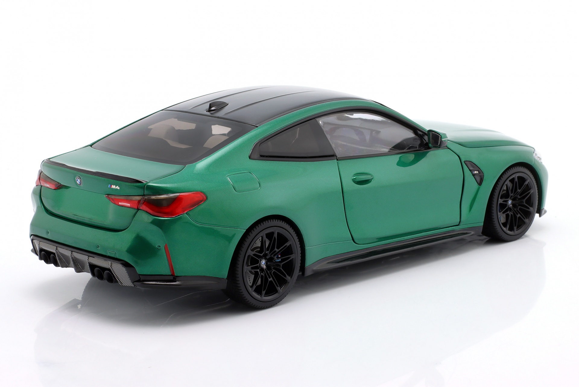 BMW M4 (G82) Baujahr 2024 gr&uuml;n metallic  