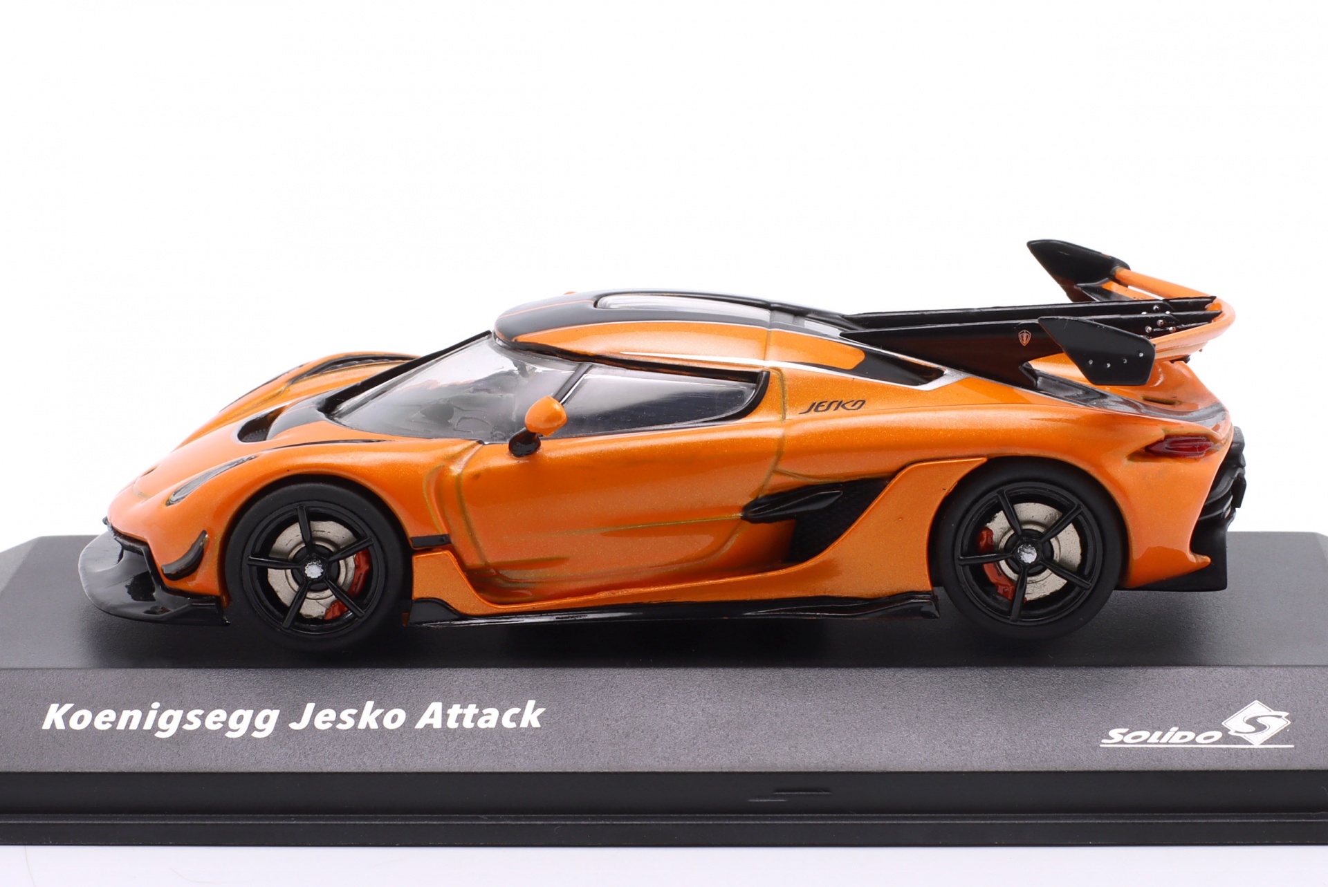 Koenigsegg Jesko Attack Baujahr 2022 orange  