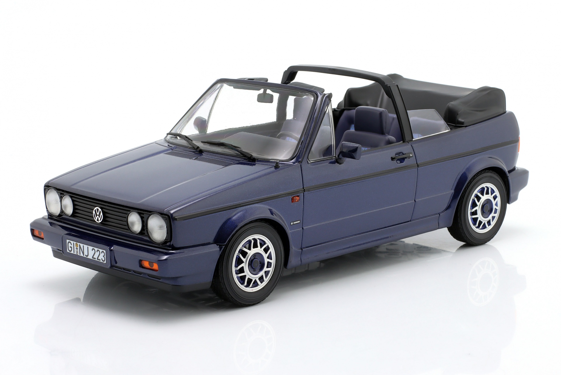 Volkswagen VW Golf Cabriolet Quartett Baujahr 1992 Inka blau  