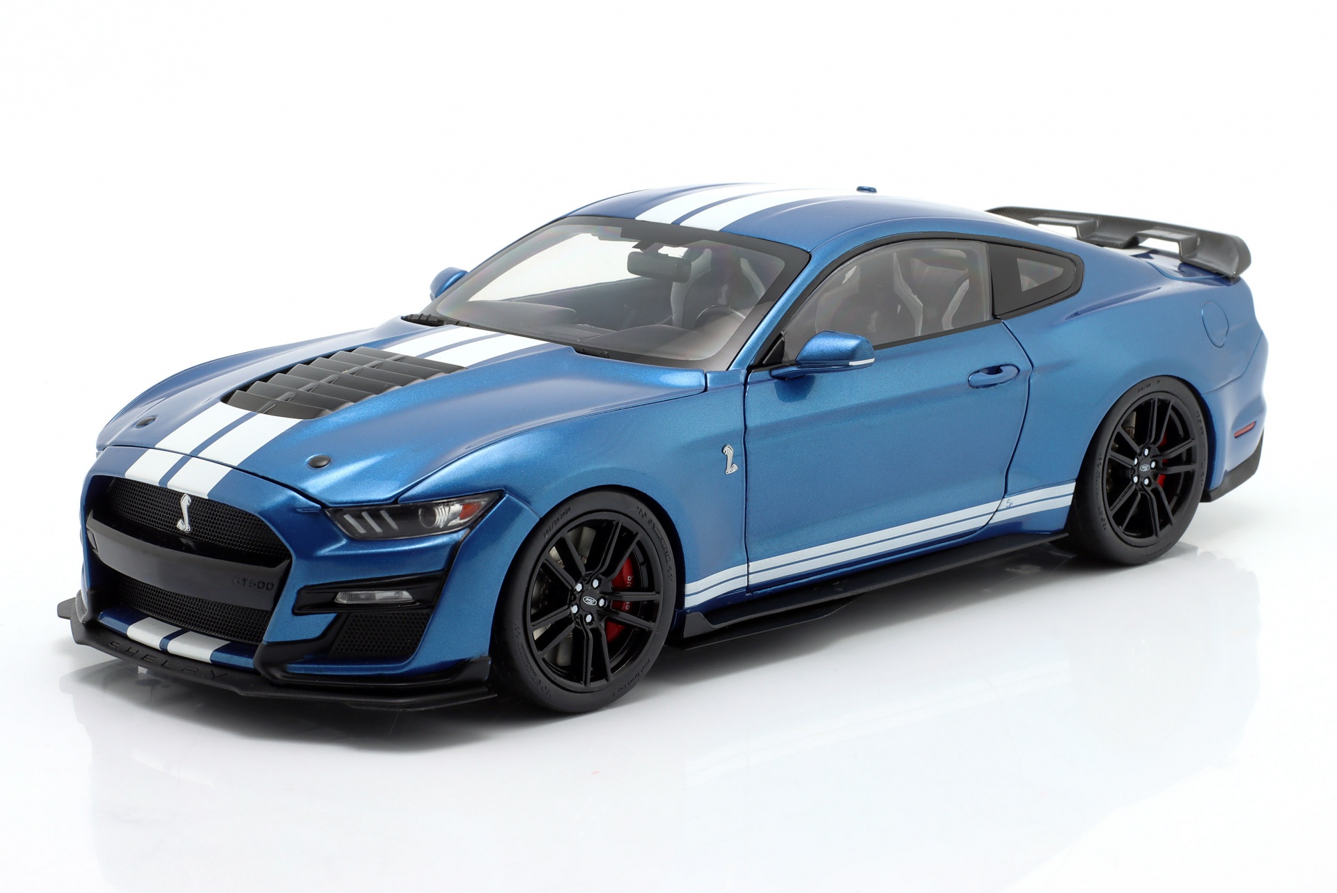 Ford Mustang Shelby GT500 Baujahr 2022 blau metallic / wei&szlig;  