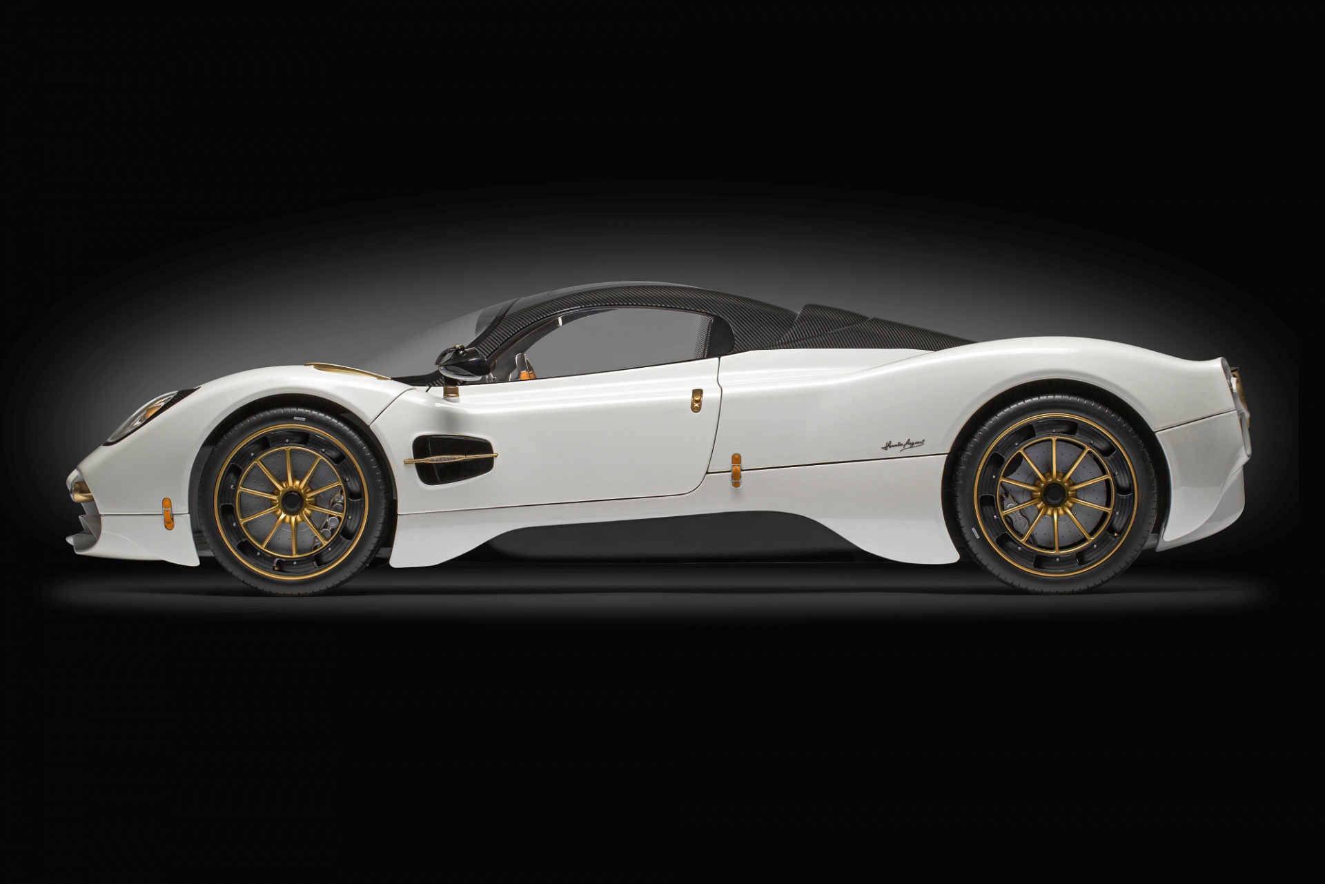 Pagani Utopia Coupe Baujahr 2023 perlwei&szlig; Bausatz  