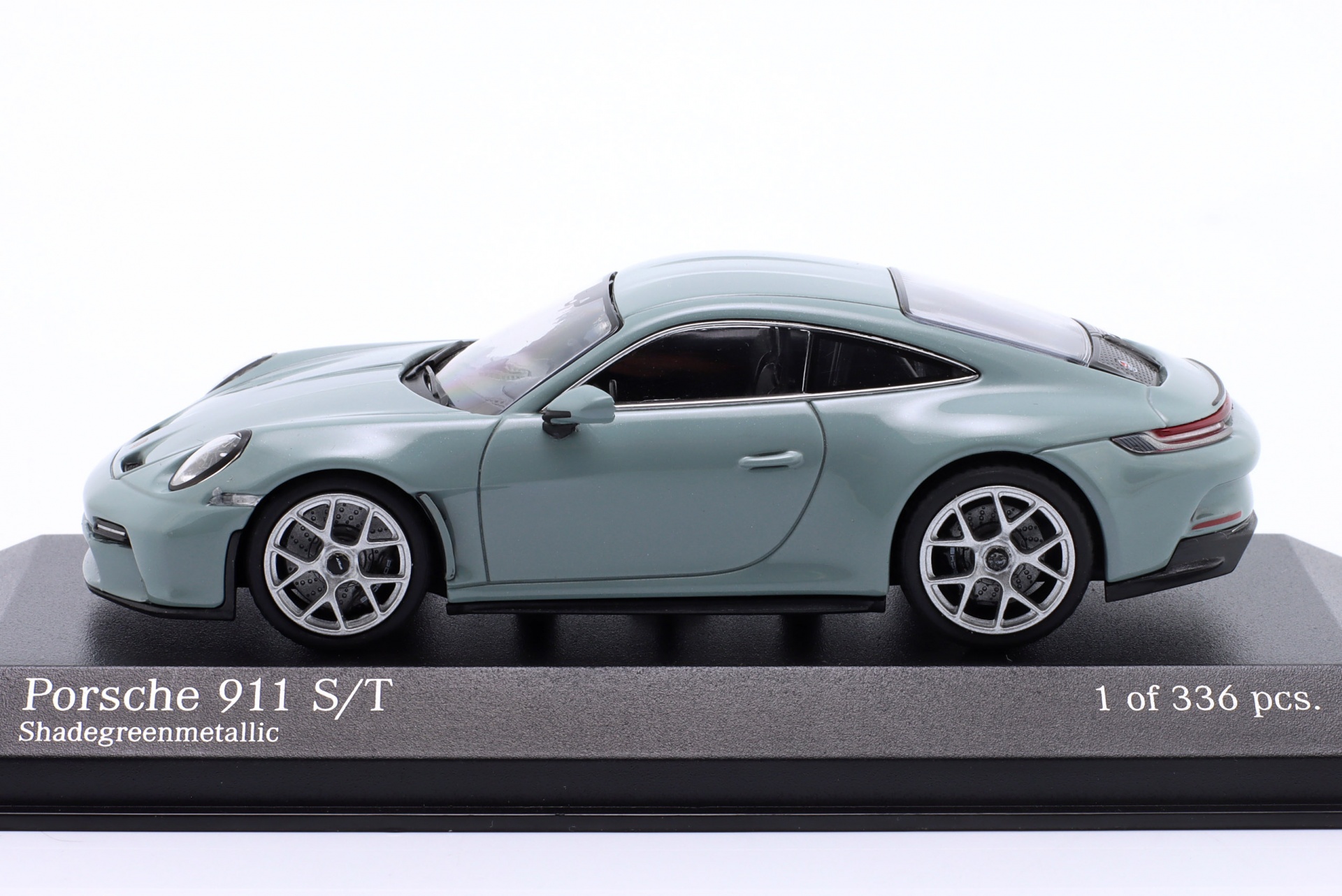 Porsche 911 (992) S/T Baujahr 2024 shadegr&uuml;n metallic  