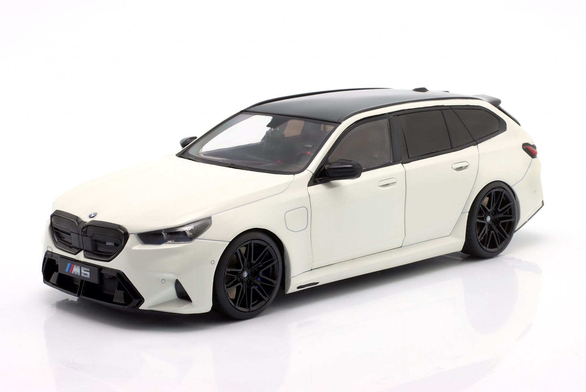 BMW M5 Touring (G99) Baujahr 2025 alpinwei&szlig;  