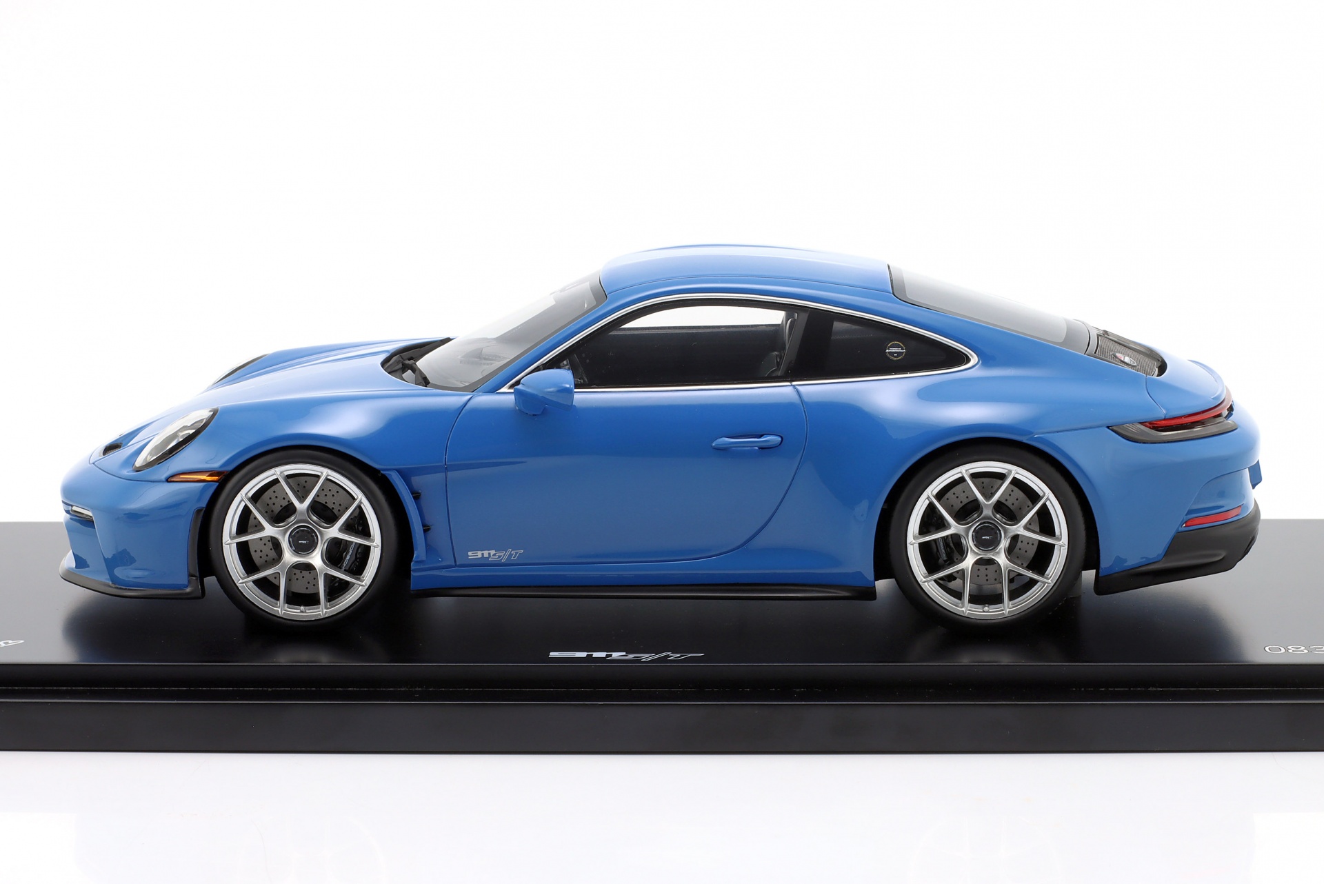 Porsche 911 (992) S/T Sonderwunsch Daniblau  