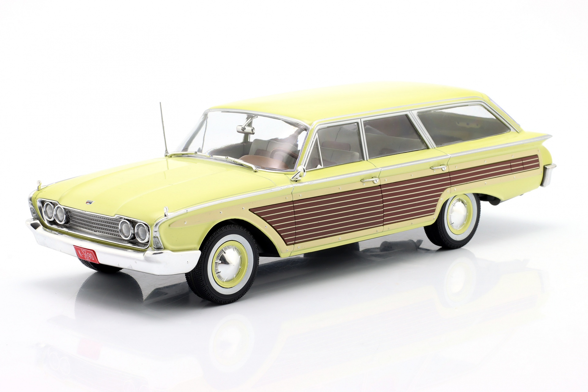 Ford LTD Country Squire Baujahr 1960 hellgelb / Holzoptik  ModelCar Group