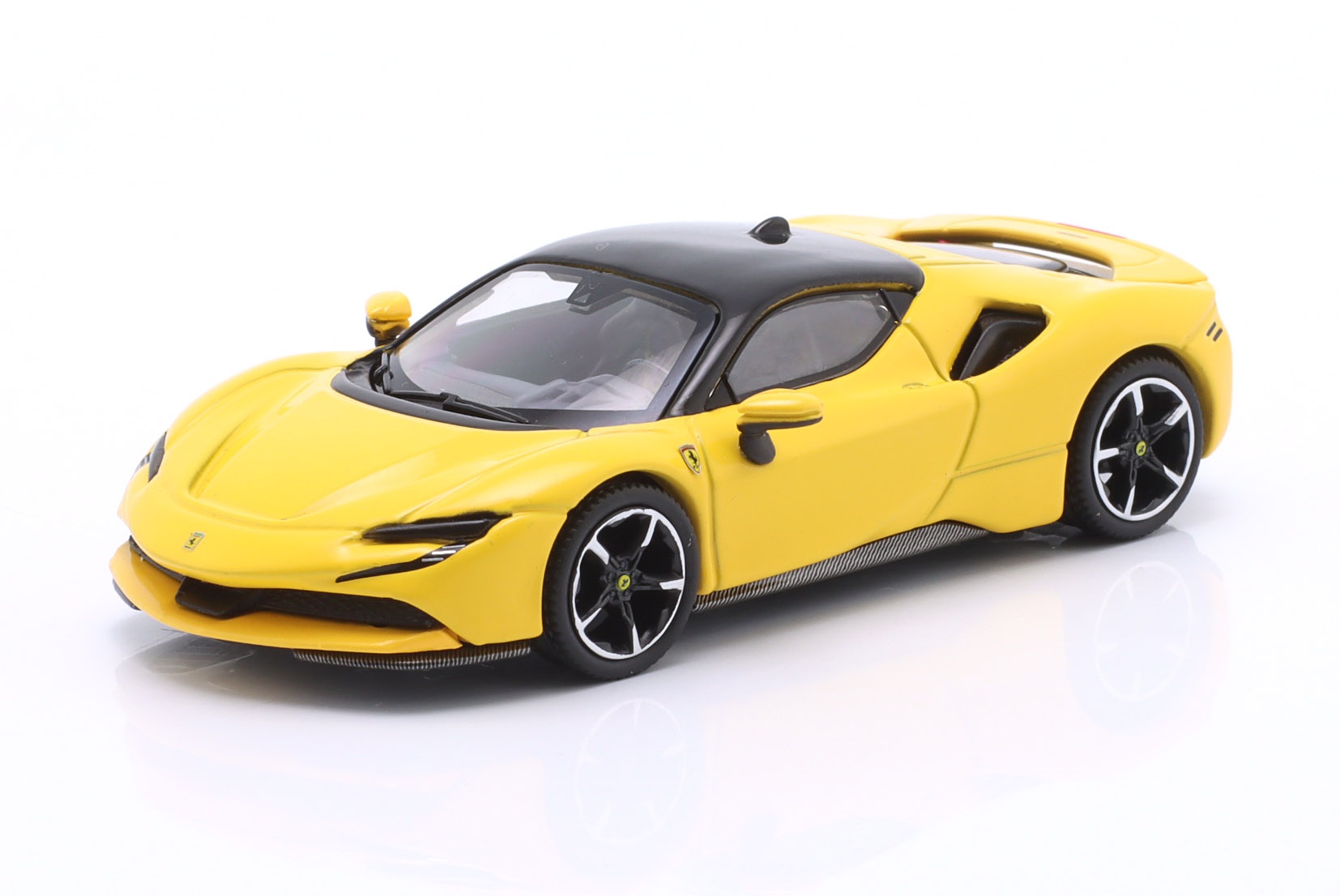 Ferrari SF90 Stradale Baujahr 2024 Modena gelb  BBR