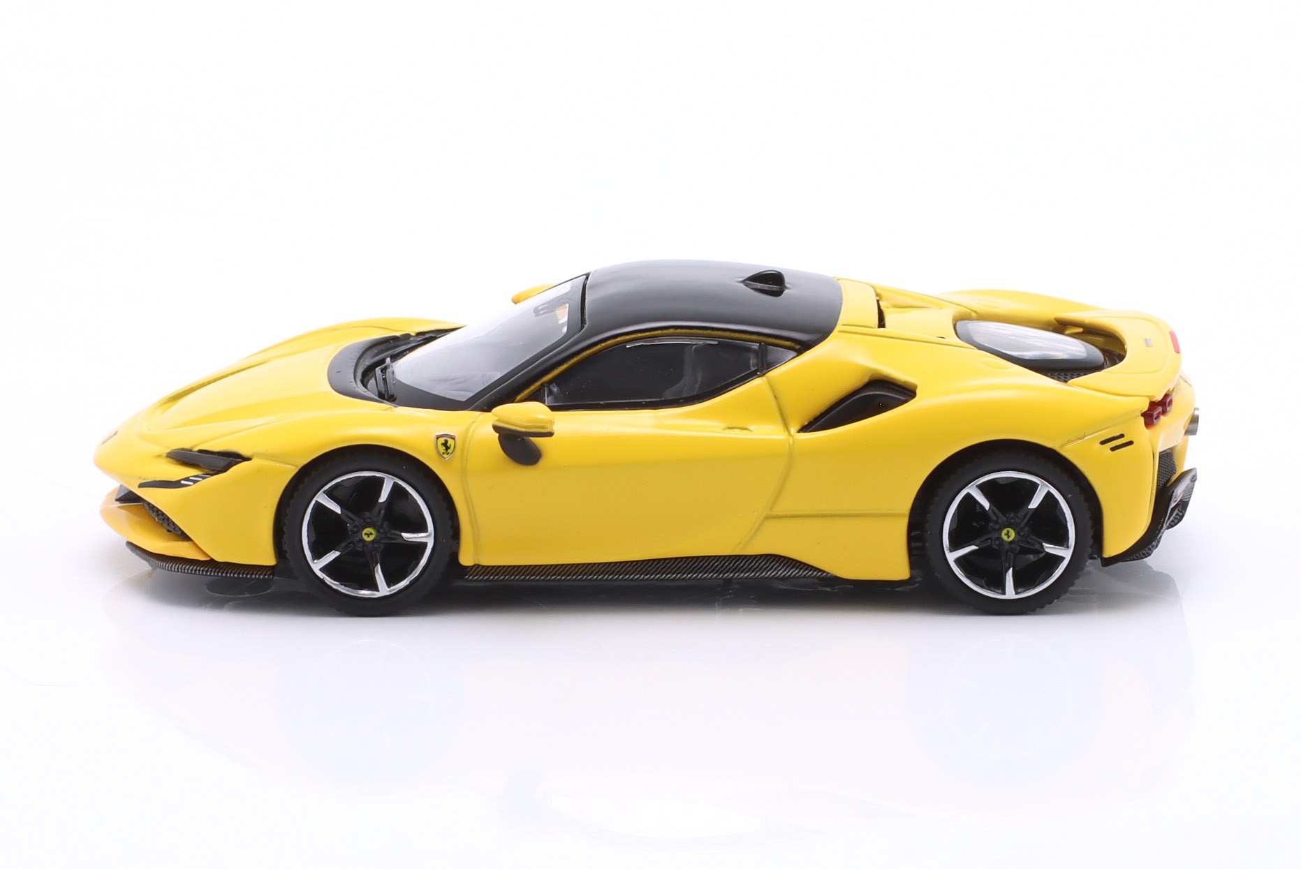 Ferrari SF90 Stradale Baujahr 2024 Modena gelb  BBR