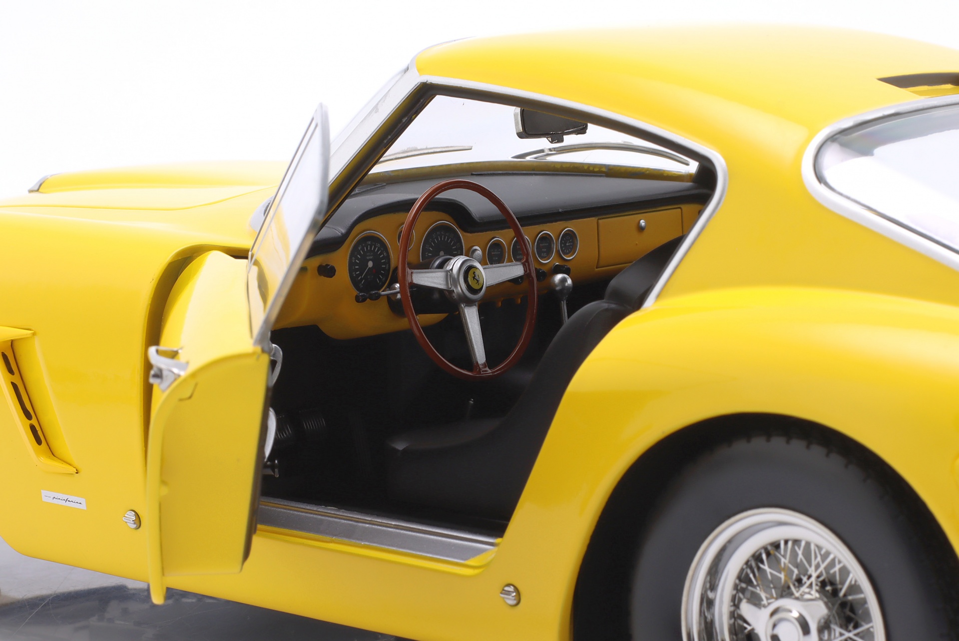 Ferrari 250 GT SWB Passo Corto Baujahr 1961 gelb  