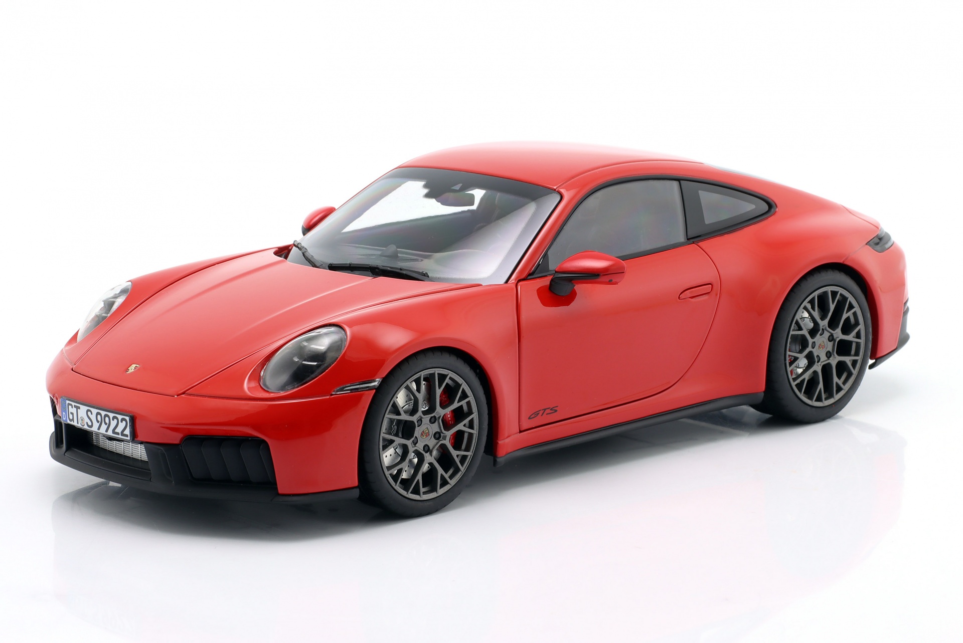 Porsche 911 (992) Carrera 4 GTS Baujahr 2024 Guards rot  