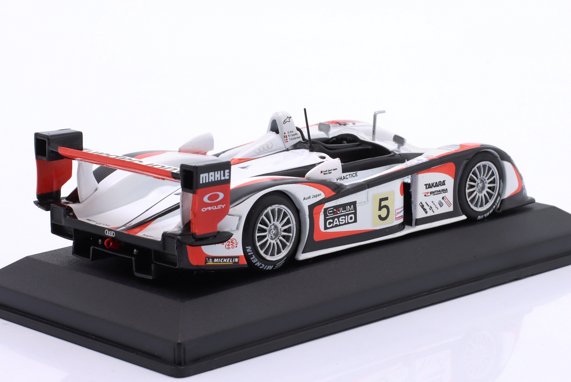 Audi R8 #5 Sieger 24h LeMans 2004 Capello, Kristensen, Ara  