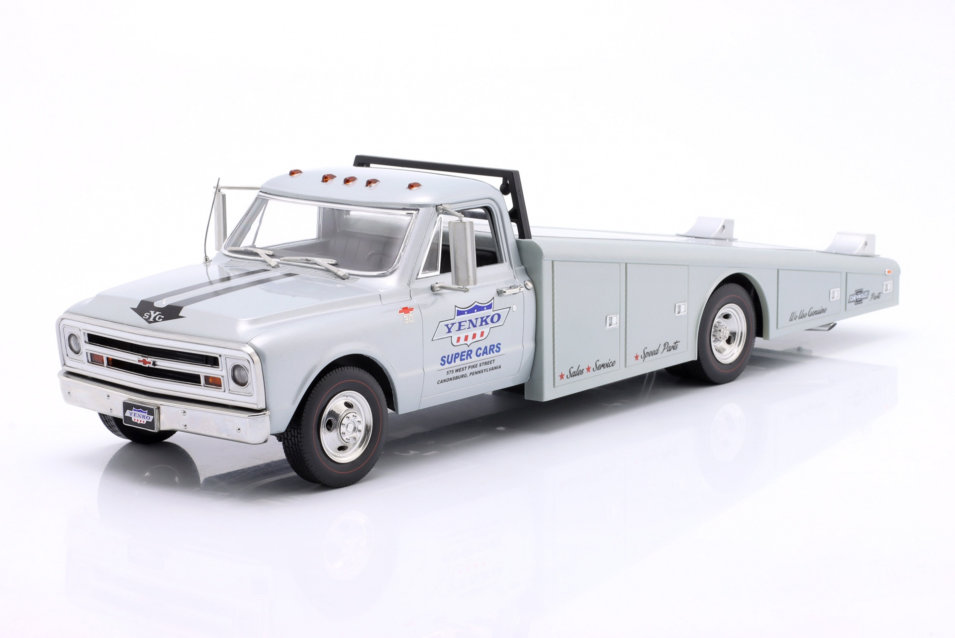 Chevrolet C-30 Ramp Truck Yenko Super Cars 1967 hellgrau  