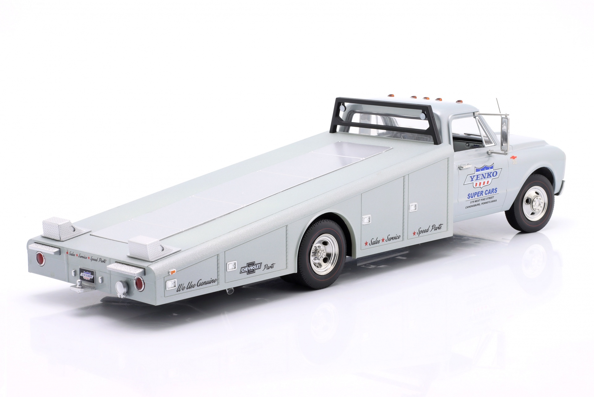Chevrolet C-30 Ramp Truck Yenko Super Cars 1967 hellgrau  