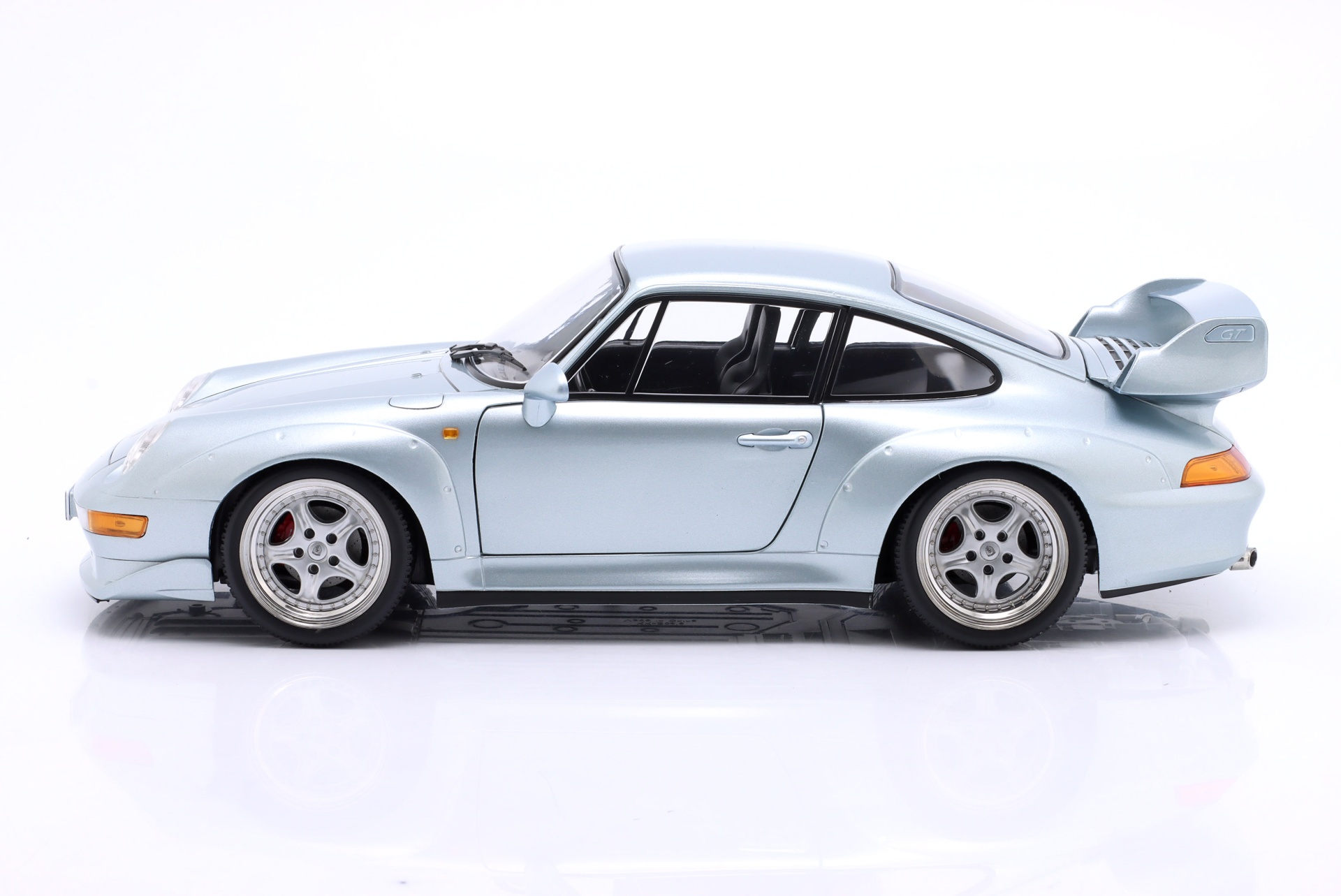 Porsche 911 (993) GT2 Baujahr 1996 silber / Speedline Felgen  