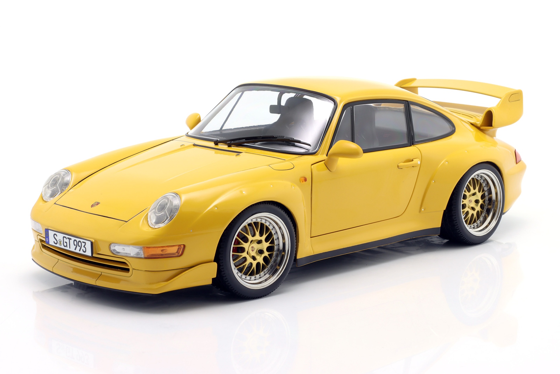 Porsche 911 (993) GT2 Baujahr 1996 gelb / BBS Felgen 1:12 
