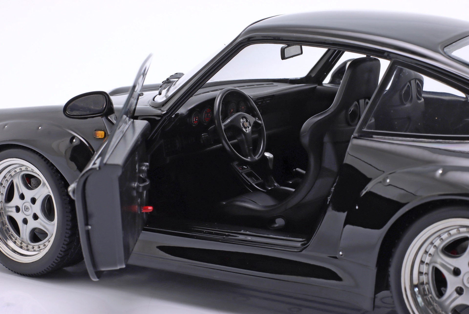 Porsche 911 (993) GT2 Baujahr 1996 schwarz / Speedline Felgen  