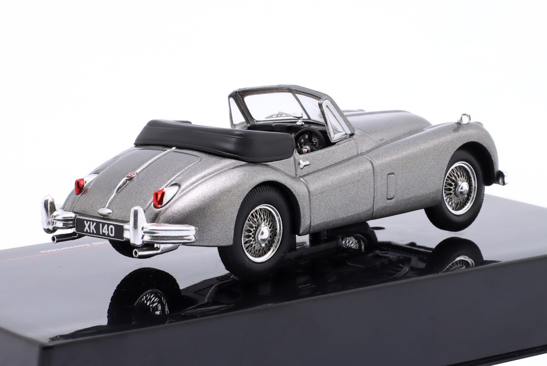Jaguar XK 140 Cabriolet Baujahr 1956 grau metallic  