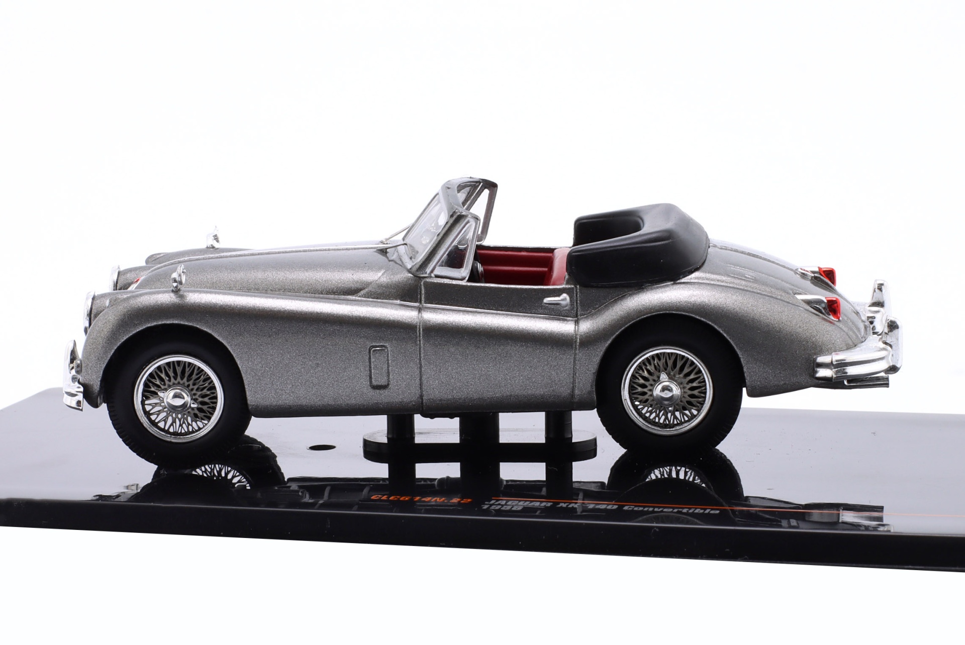 Jaguar XK 140 Cabriolet Baujahr 1956 grau metallic  