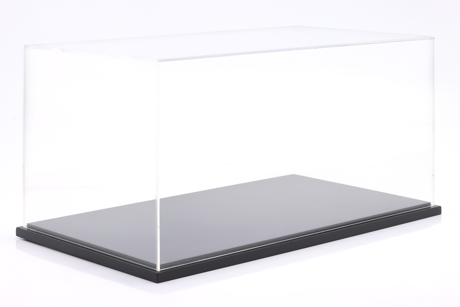 Hochwertige Acryl-Vitrine f&uuml;r LKW-Modelle im Ma&szlig;stab  