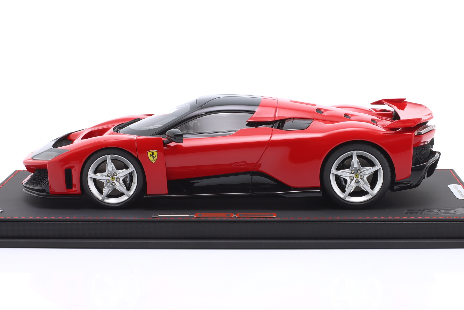 Ferrari F80 Baujahr 2024 corsa rot / silberne Felgen  BBR