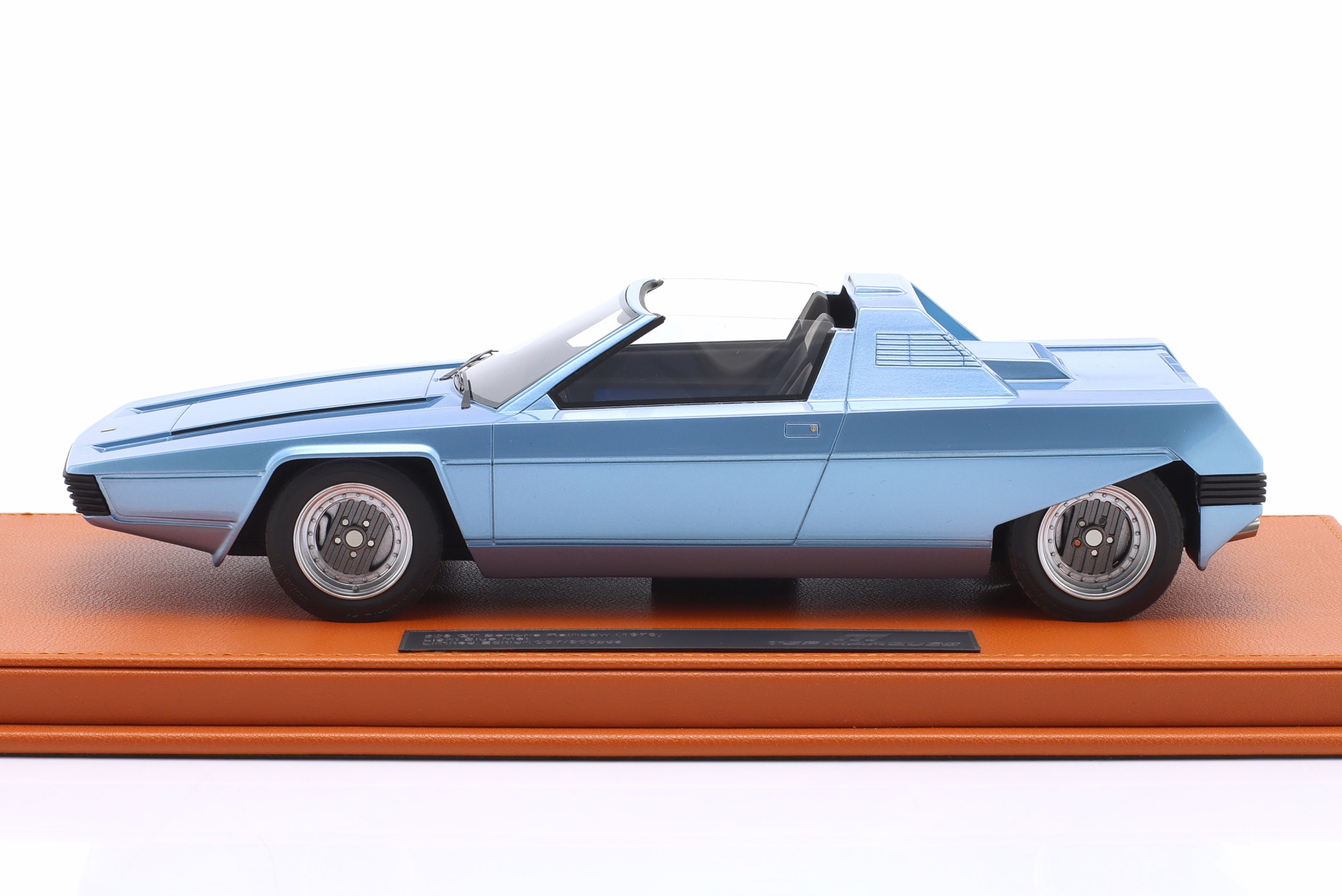 Ferrari 308 GT Bertone Rainbow Baujahr 1976 hellblau metallic  