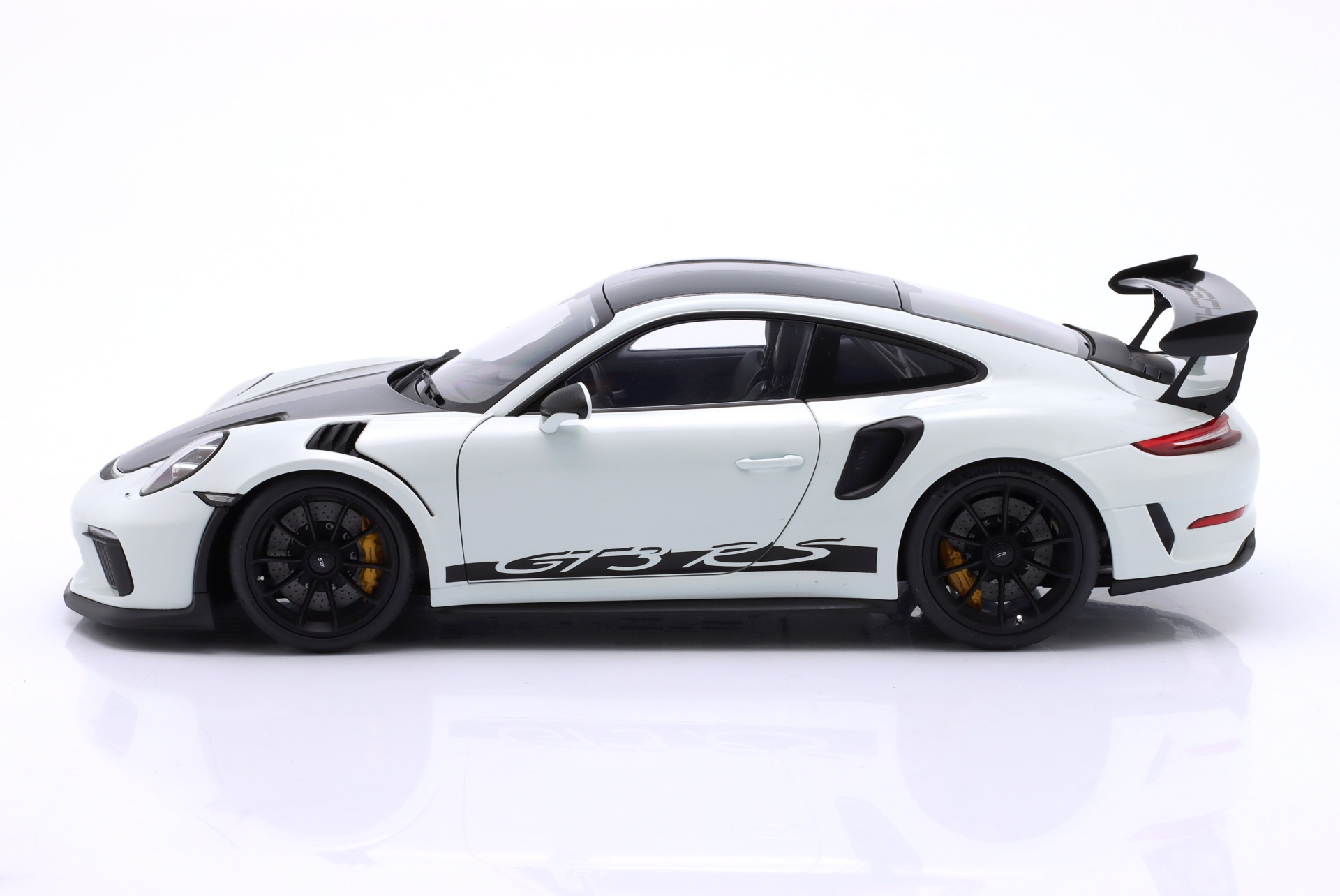 Porsche 911 (991 II) GT3 RS Weissach-Paket 2017 wei&szlig;  