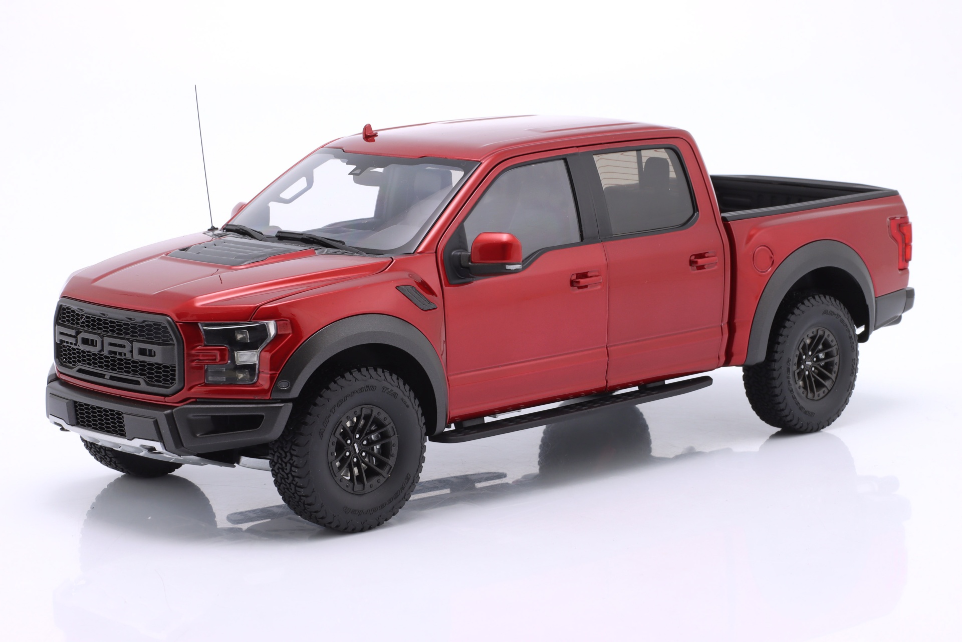 Ford F-150 Raptor Supercrew Pick-Up Baujahr 2019 rubinrot  
