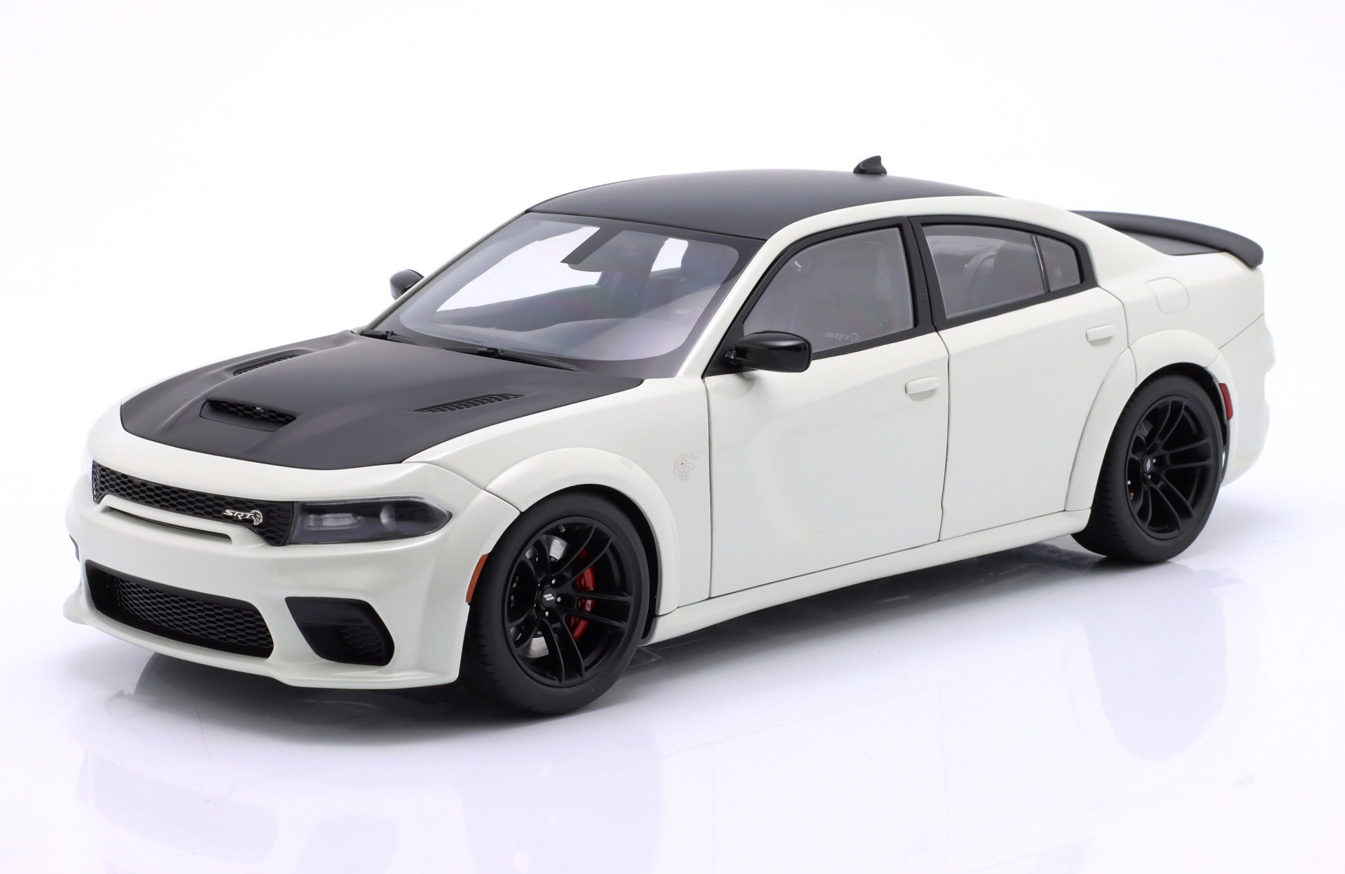 Dodge Charger SRT Hellcat Redeye Jailbreak wei&szlig;  