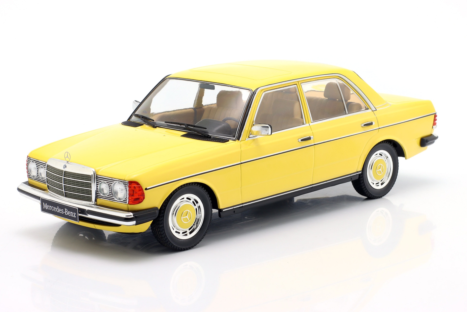 Mercedes-Benz 230E (W123) Limousine Baujahr 1975 gelb  
