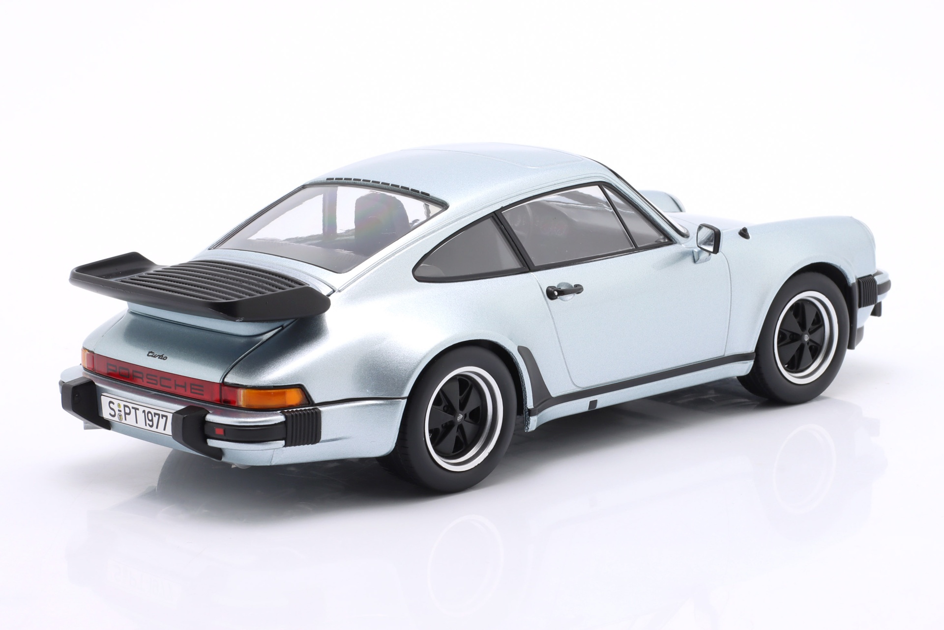 Porsche 911 (930) Turbo 3.3 Coupe Baujahr 1977 silber  