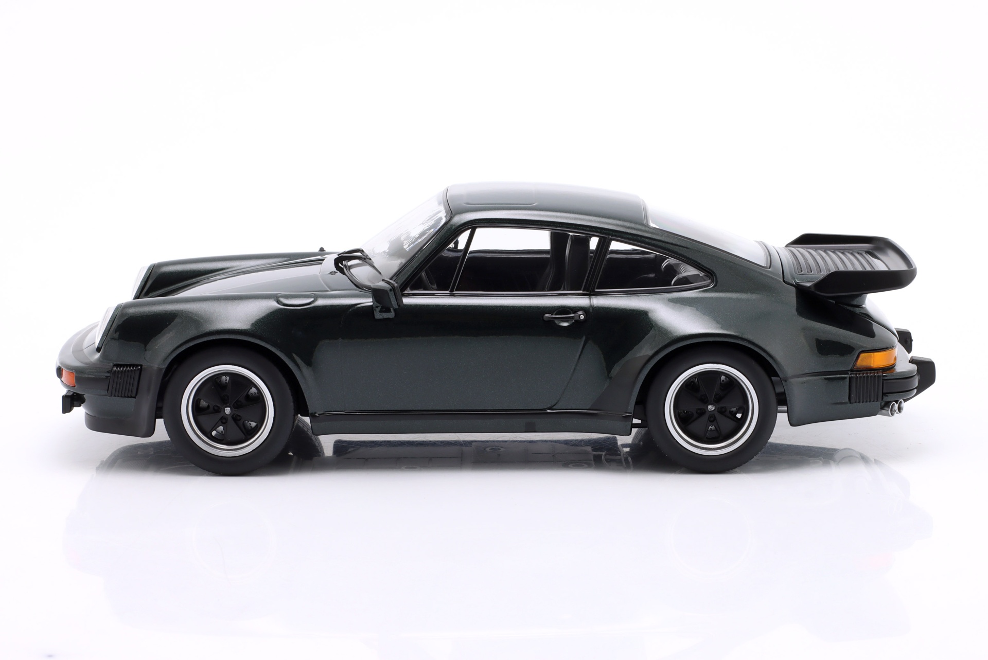 Porsche 911 (930) Turbo 3.3 Coupe Baujahr 1977 dunkelgr&uuml;n metallic  