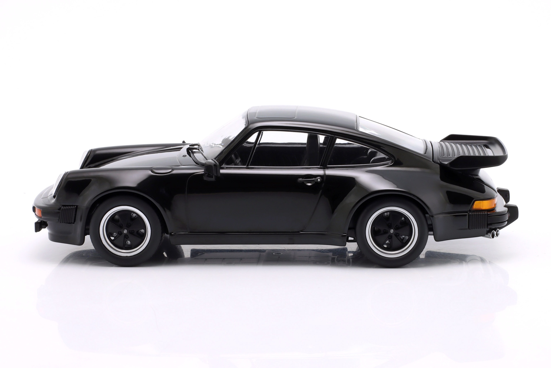 Porsche 911 (930) Turbo 3.3 Coupe Baujahr 1977 schwarz  