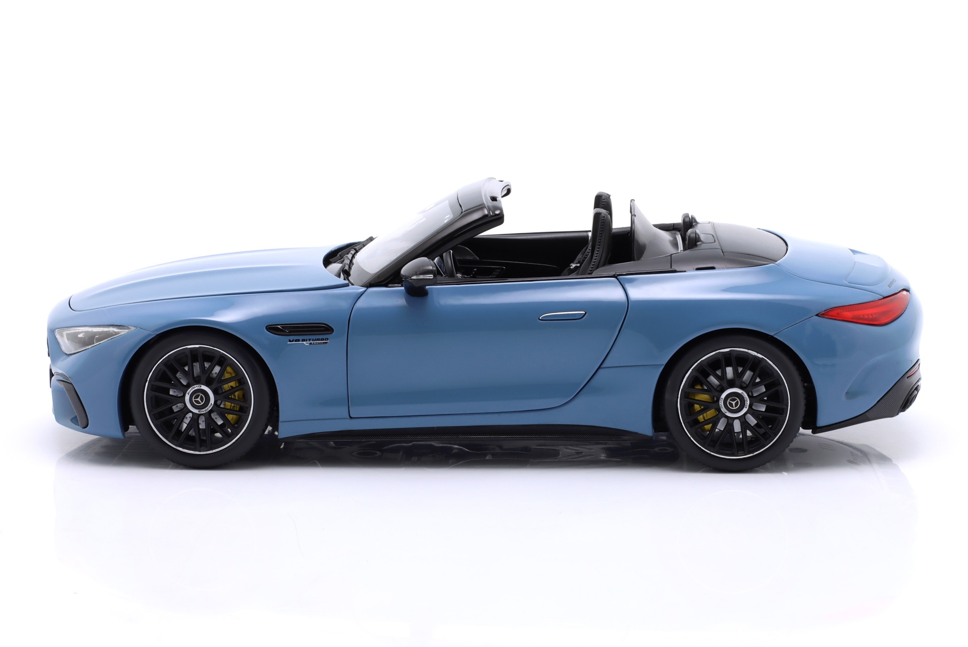 Mercedes-Benz SL63 AMG 4Matic+ Baujahr 2021 hellblau  