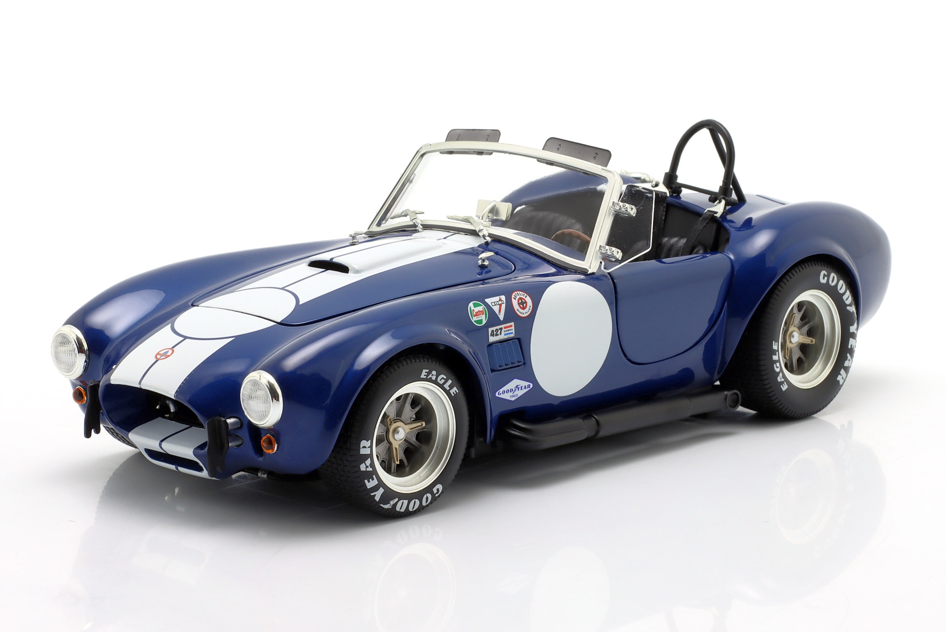 Shelby Cobra 427 S/C Spider Baujahr 1962 blau / wei&szlig;  